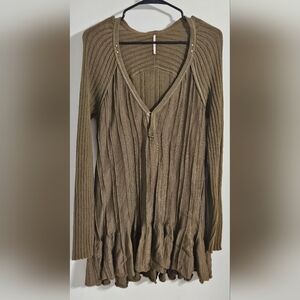 Free People Green Comb Sweater Dress Long sleeve Vneck Flowy Size M Ribbed